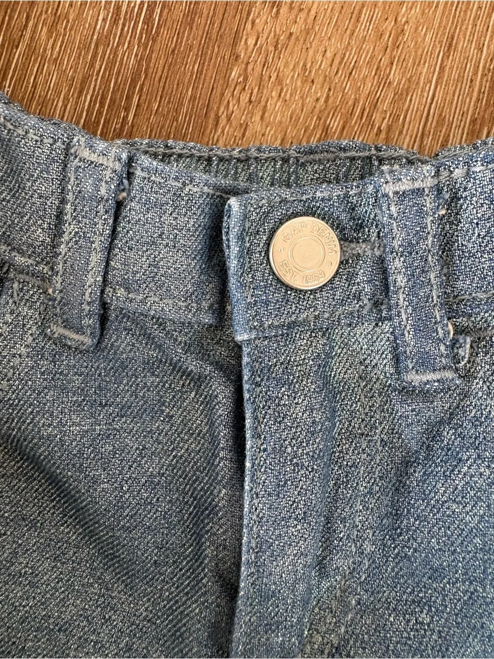 GAP Kids Shimmer Denim Wide-Leg Pants in Medium Blue Size: 4T/ Festive, Casual